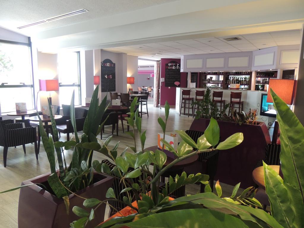 ホテル Ibis Styles Melun リュベル エクステリア 写真