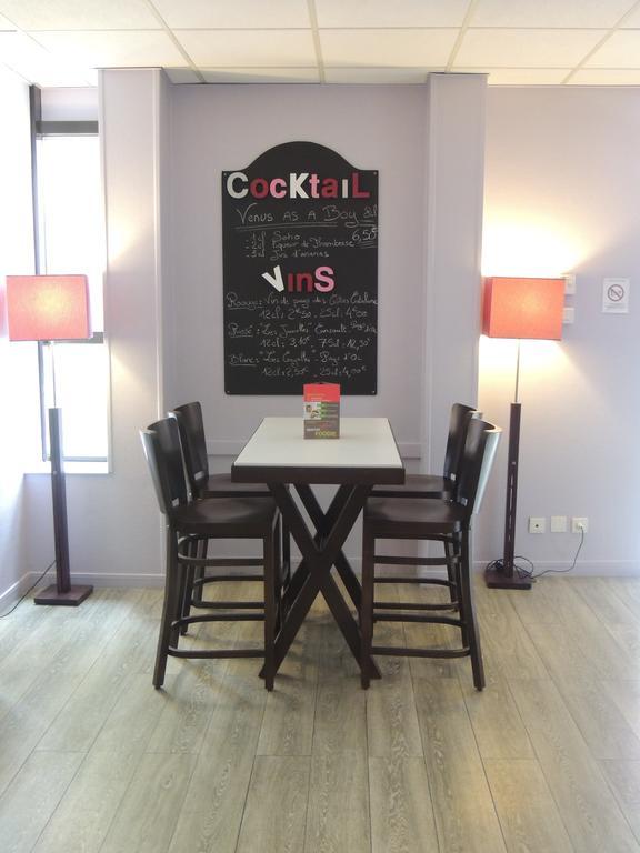 ホテル Ibis Styles Melun リュベル エクステリア 写真