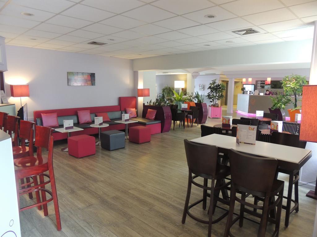 ホテル Ibis Styles Melun リュベル エクステリア 写真
