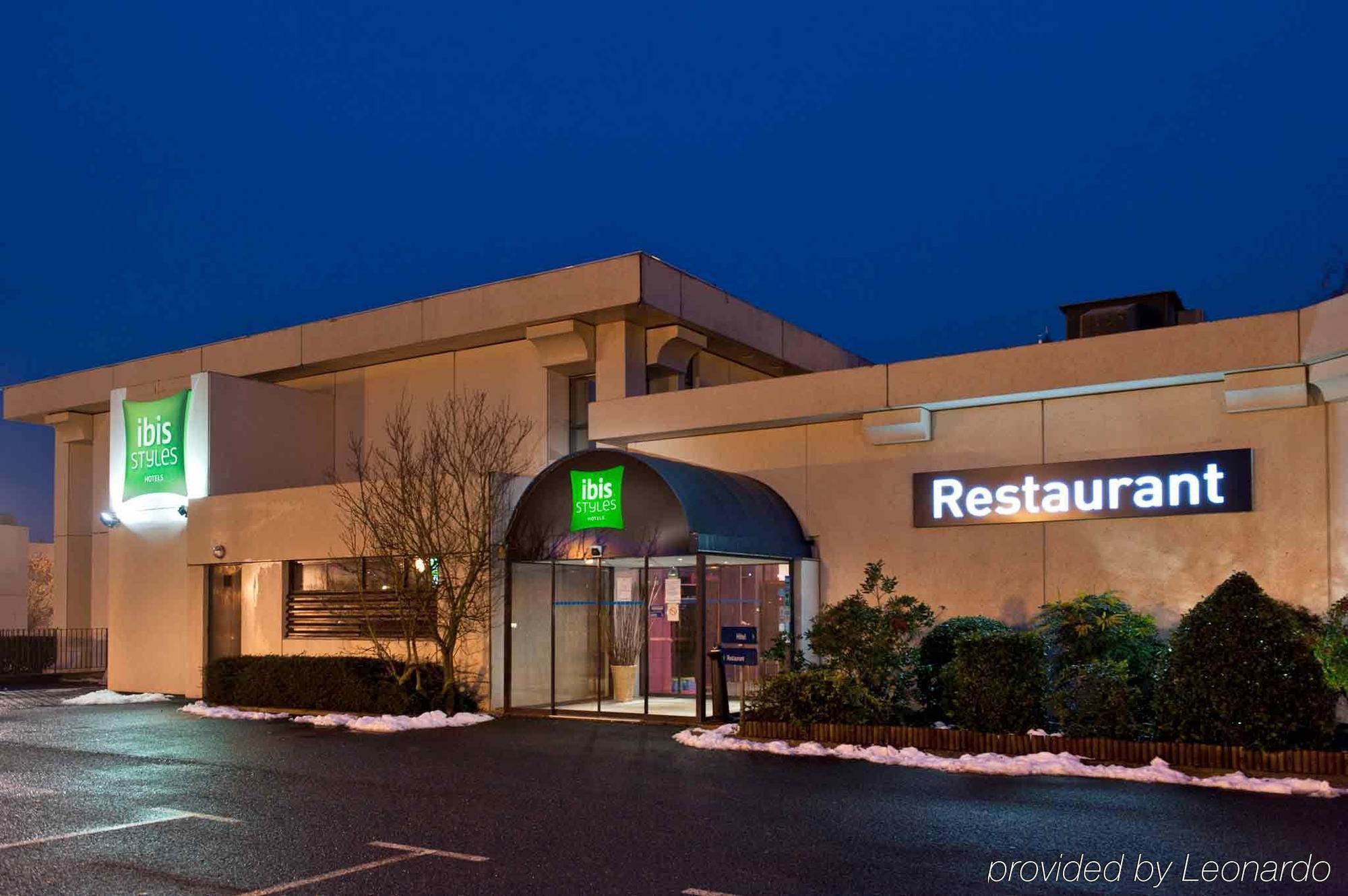 ホテル Ibis Styles Melun リュベル エクステリア 写真