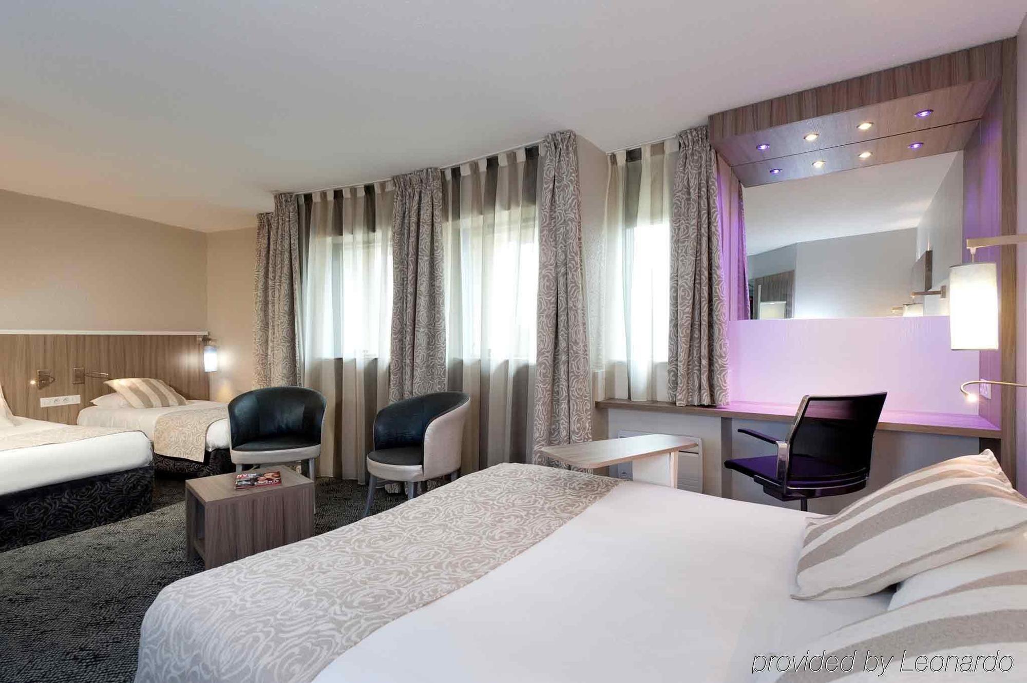 ホテル Ibis Styles Melun リュベル エクステリア 写真