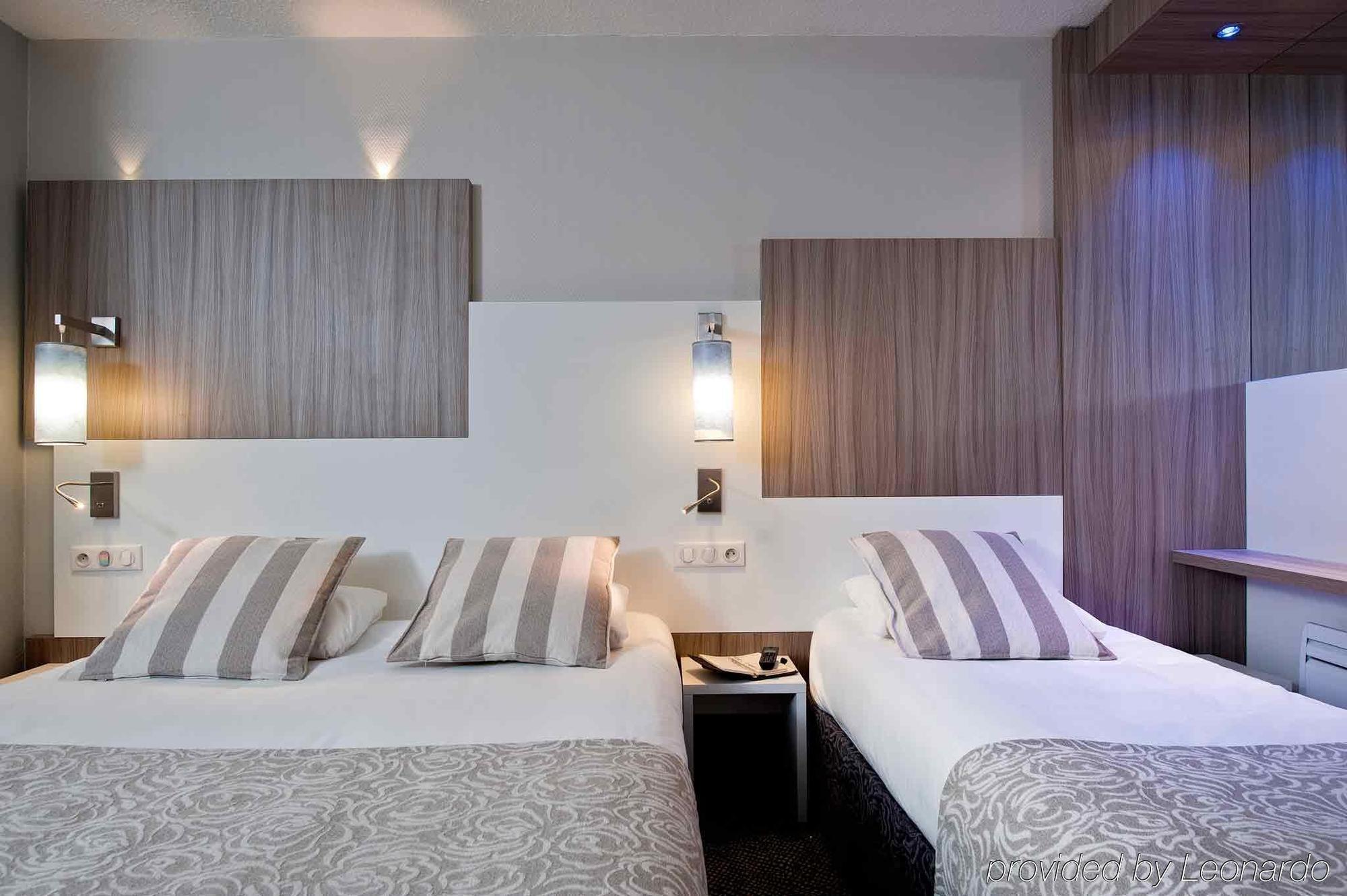 ホテル Ibis Styles Melun リュベル エクステリア 写真