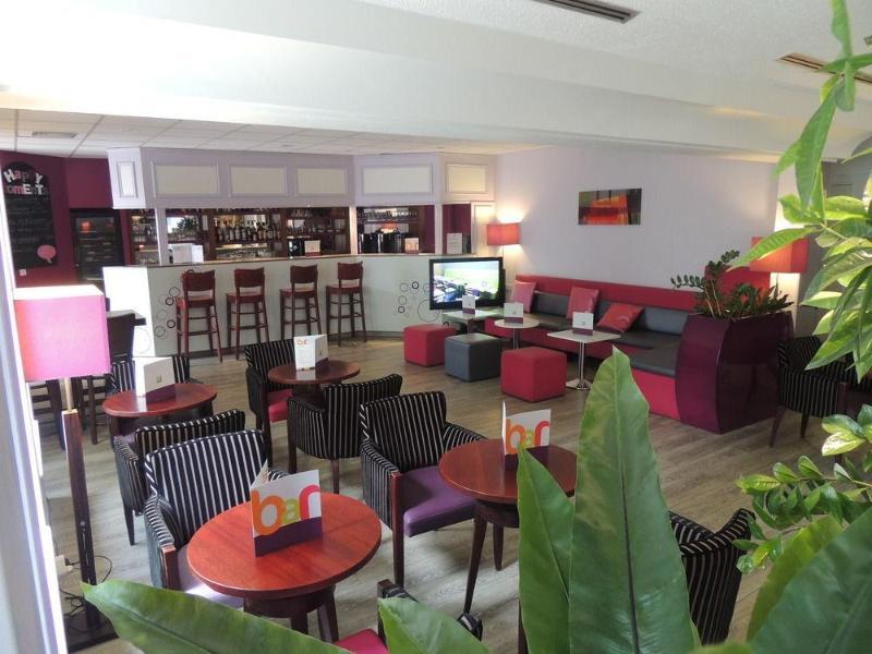 ホテル Ibis Styles Melun リュベル エクステリア 写真