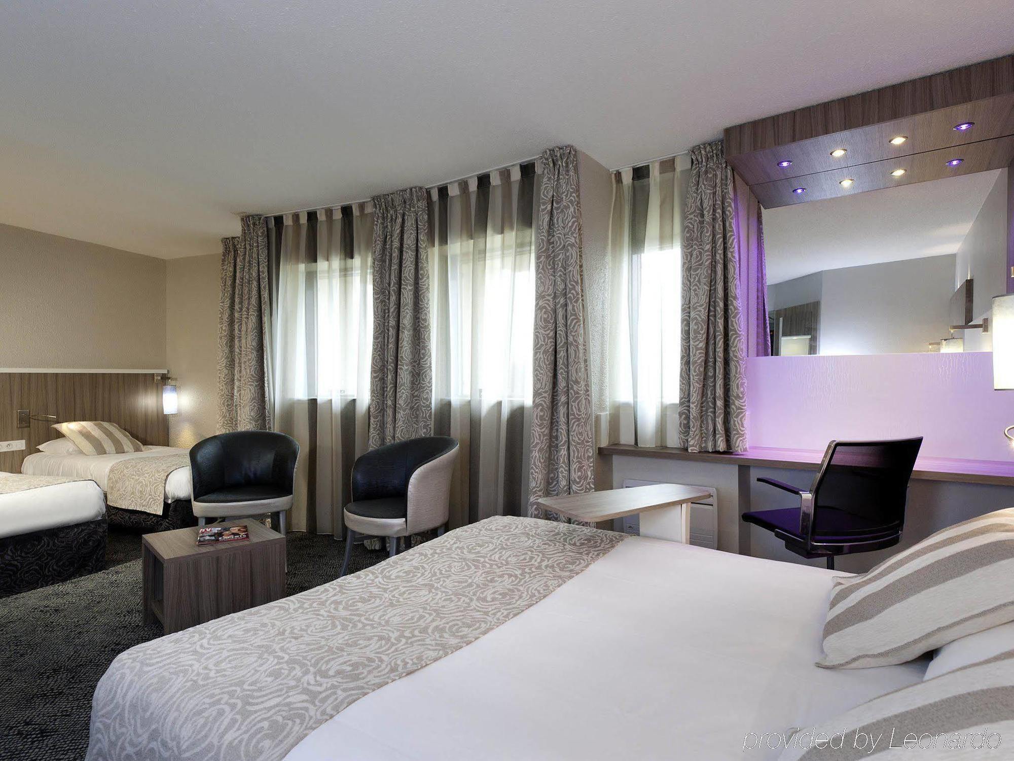 ホテル Ibis Styles Melun リュベル エクステリア 写真