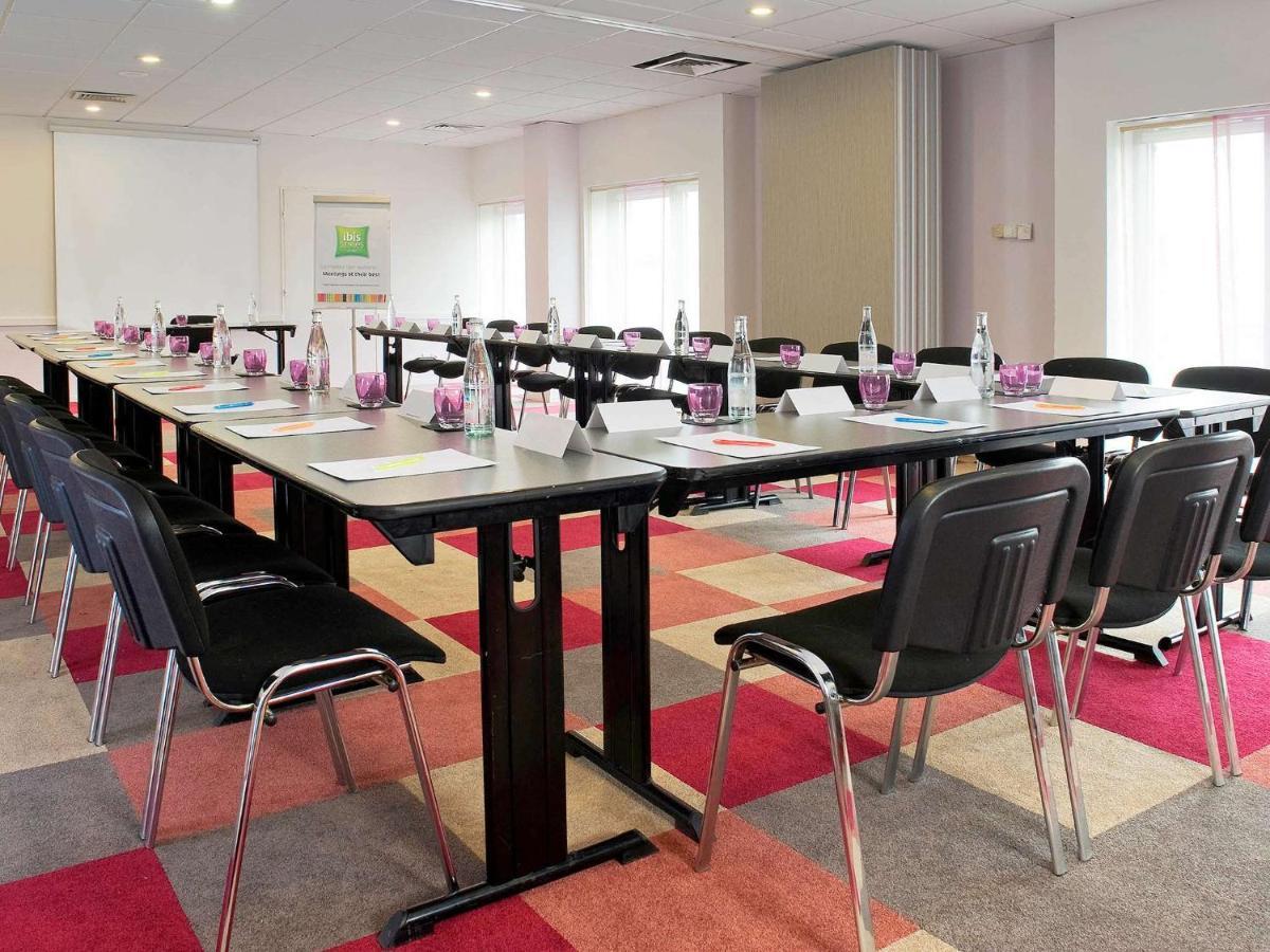 ホテル Ibis Styles Melun リュベル エクステリア 写真