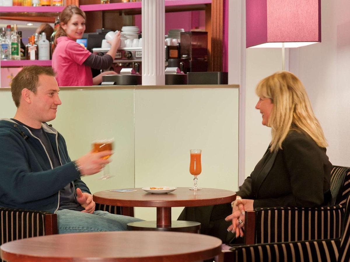 ホテル Ibis Styles Melun リュベル エクステリア 写真