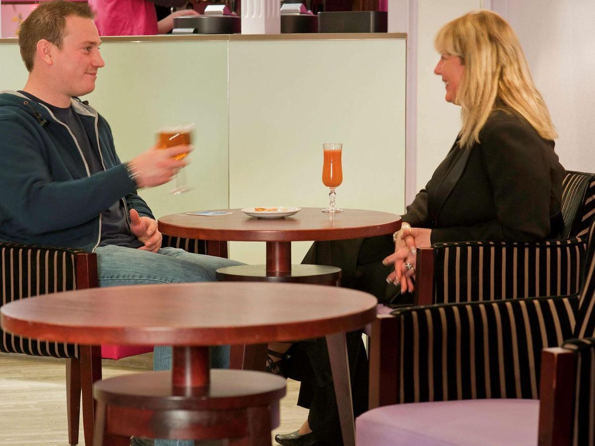 ホテル Ibis Styles Melun リュベル エクステリア 写真
