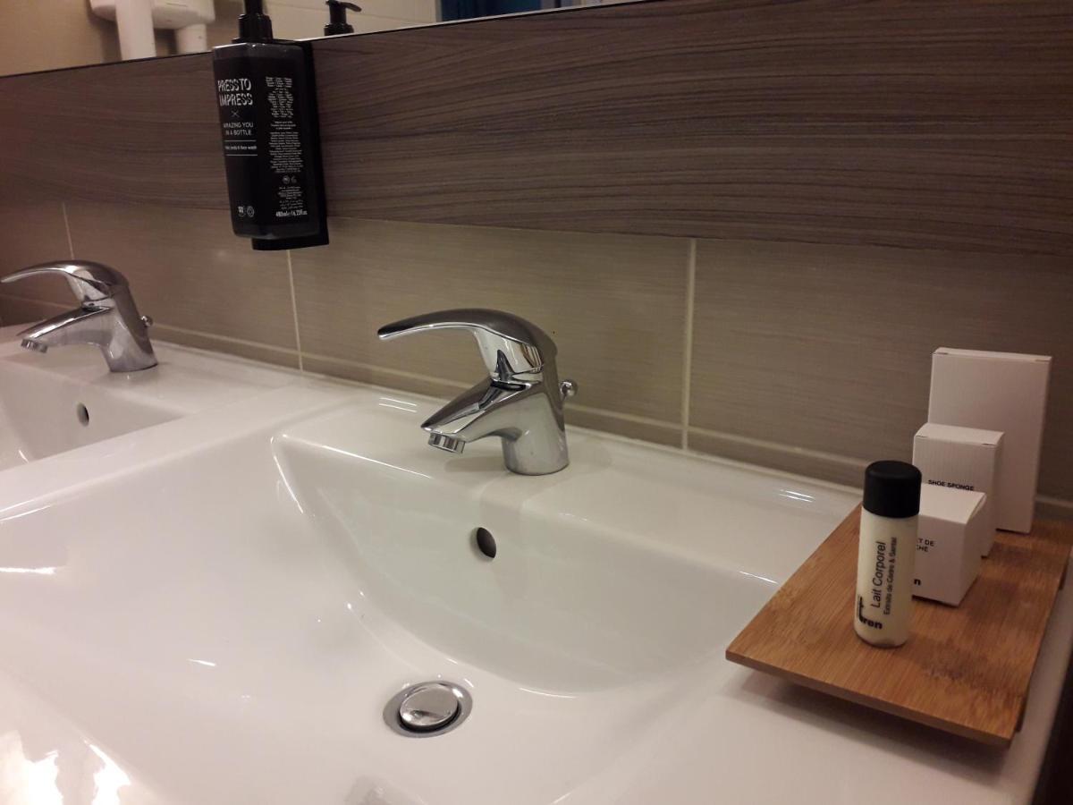 ホテル Ibis Styles Melun リュベル エクステリア 写真