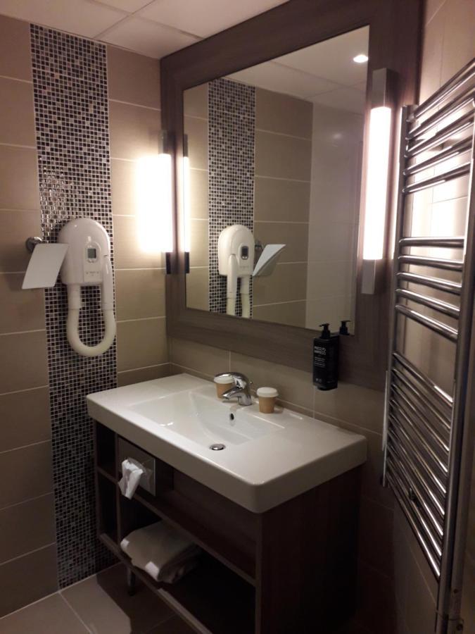 ホテル Ibis Styles Melun リュベル エクステリア 写真